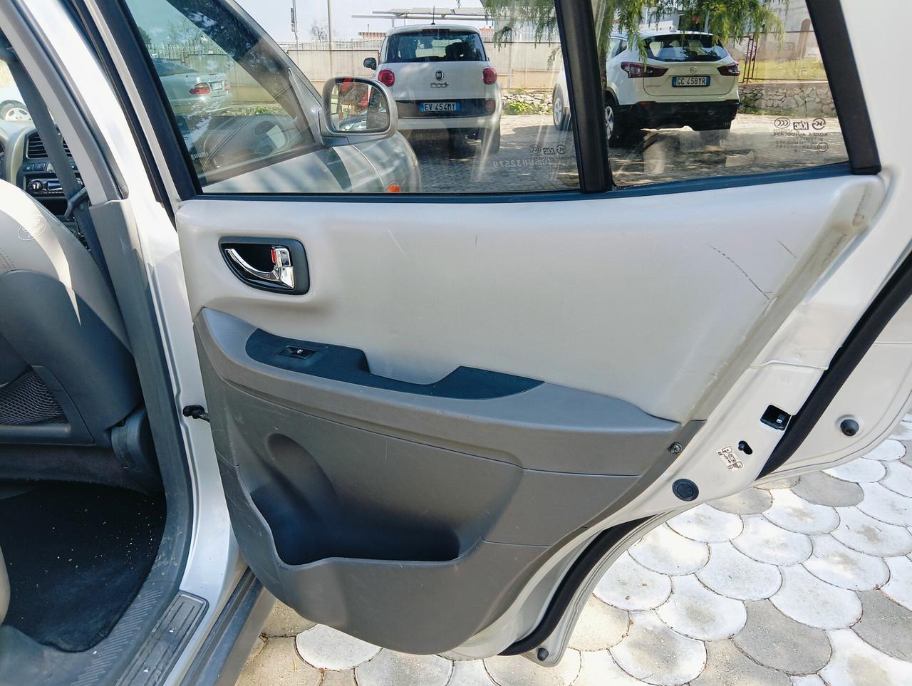 Hyundai Santa Fe 2.0 CRDI 125cv 4wd