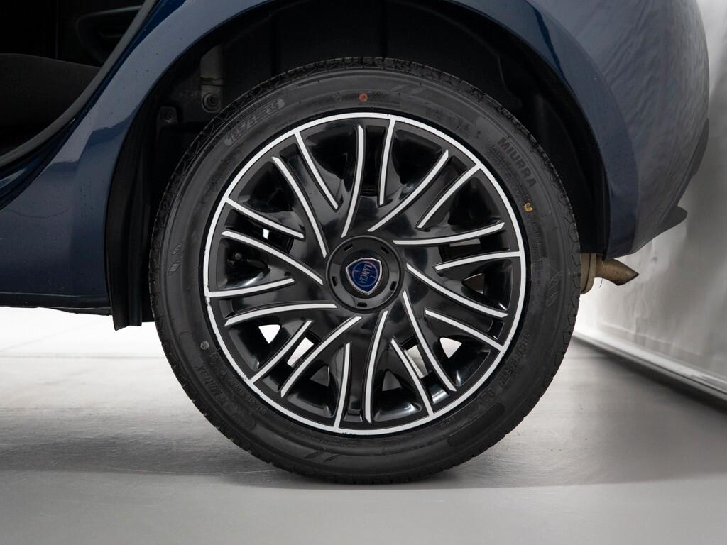 Lancia Ypsilon 1.2 69 CV GPL Ecochic Elefantino Blu 5 porte