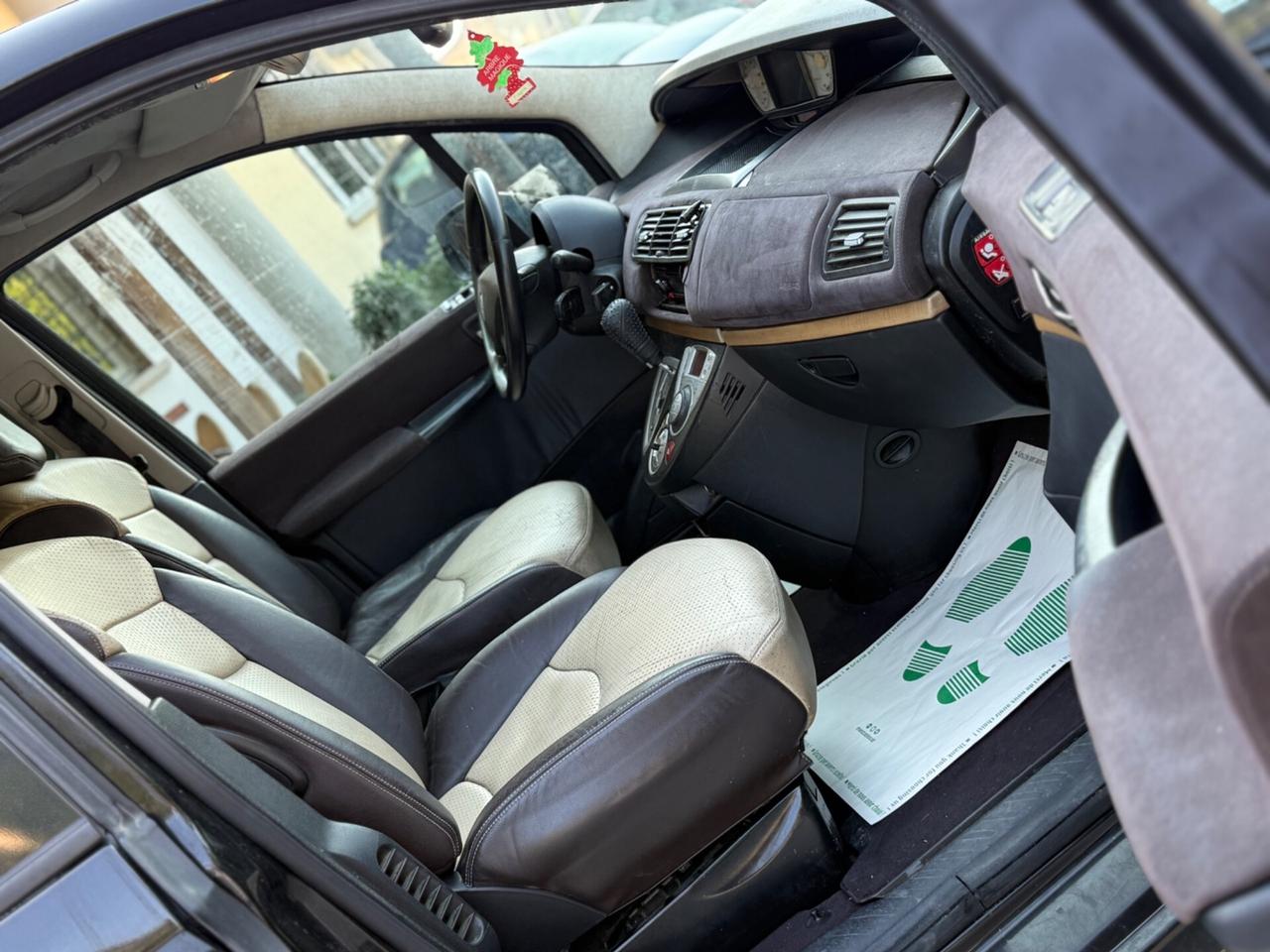 Lancia Phedra 2.2 MJT CA Platino