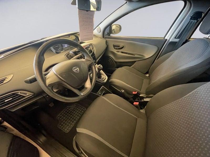 Lancia Ypsilon 1.3 Multijet 95cv Start&Stop Silver