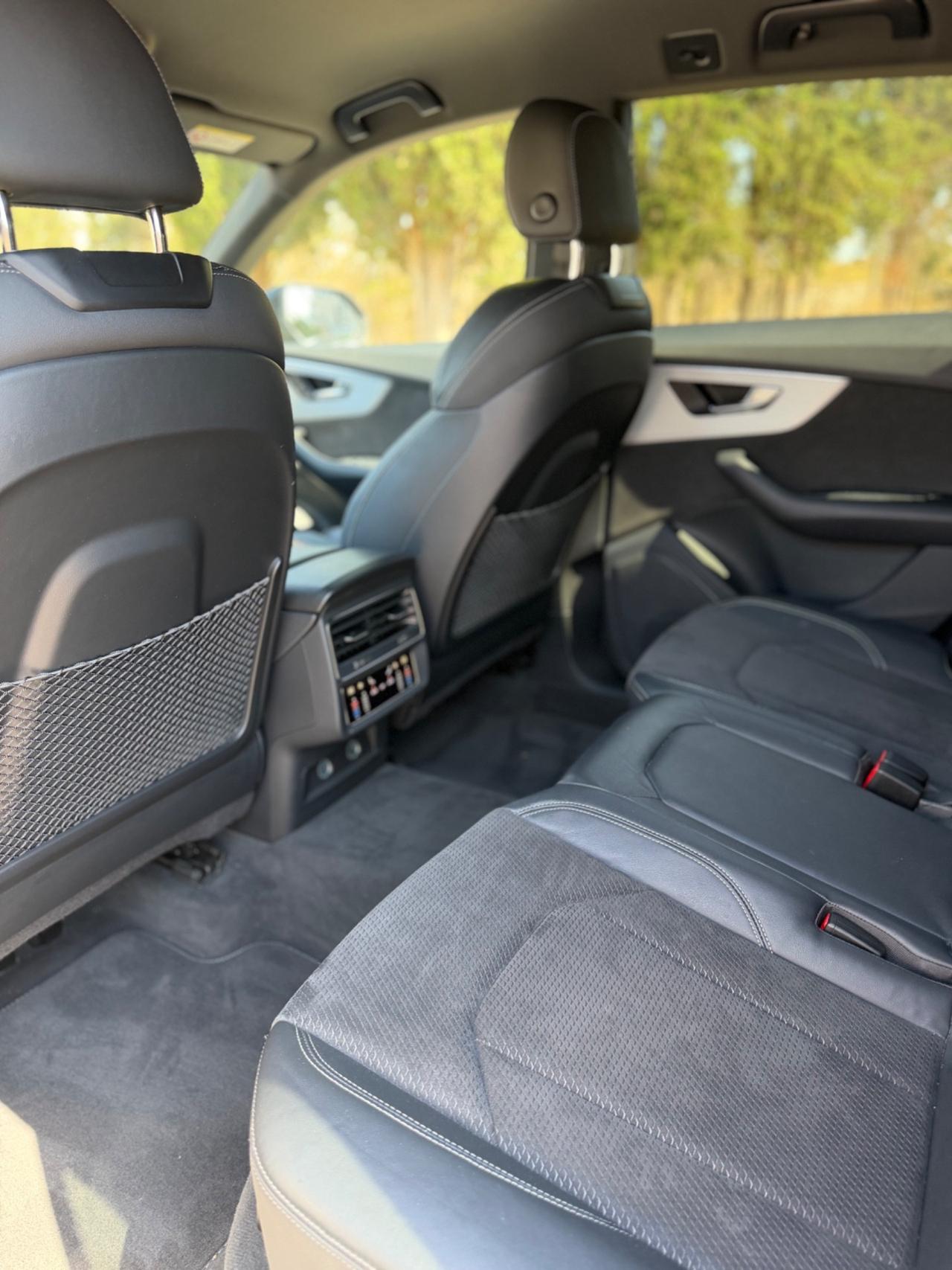 Audi Q8 50 TDI 286 CV quattro S-line identity BLACK