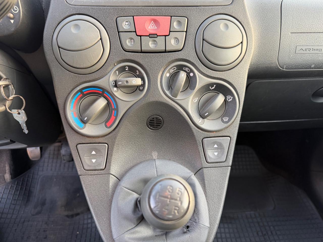 Fiat Panda 1.2 benzina 5 posti con clima