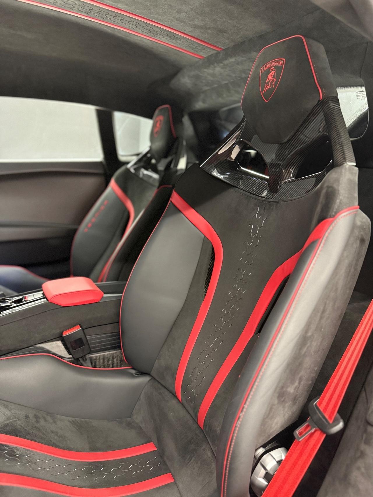 Lamborghini Huracán 5.2 V10 Tecnica RWD Coupé