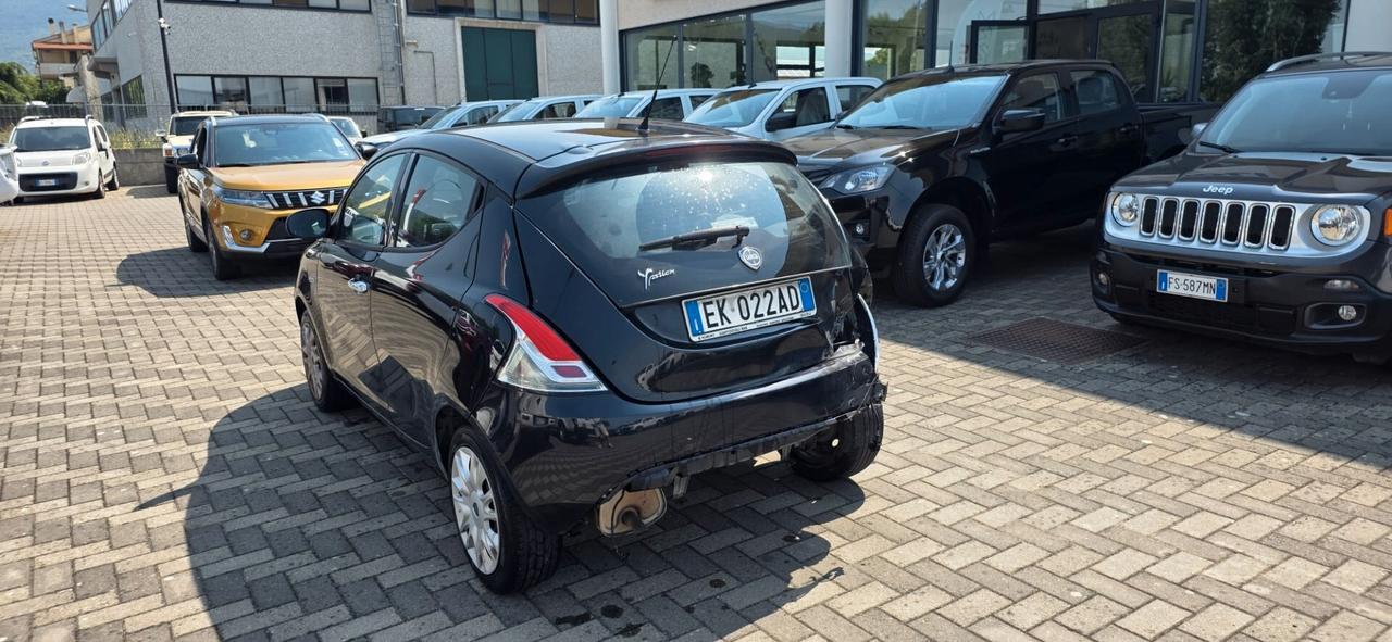 LANCIA YPSILON 1,2 69cv SINISTRATA
