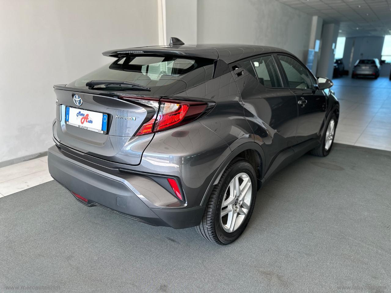 TOYOTA C-HR 1.8 Hybrid E-CVT Active