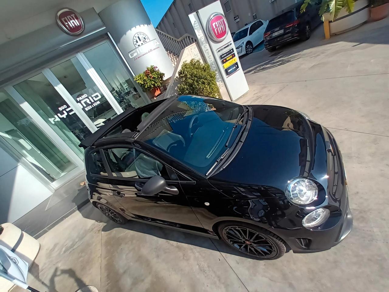 Abarth 695 Cabrio 1.4 Turbo T-Jet 180 CV Auto