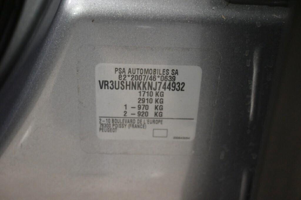 PEUGEOT 2008 1.2 PURETECH 100CV 6M. SeS ACTIVE PACK ( NAVI - MIRROR - CRUISE - SENSORI POST. )