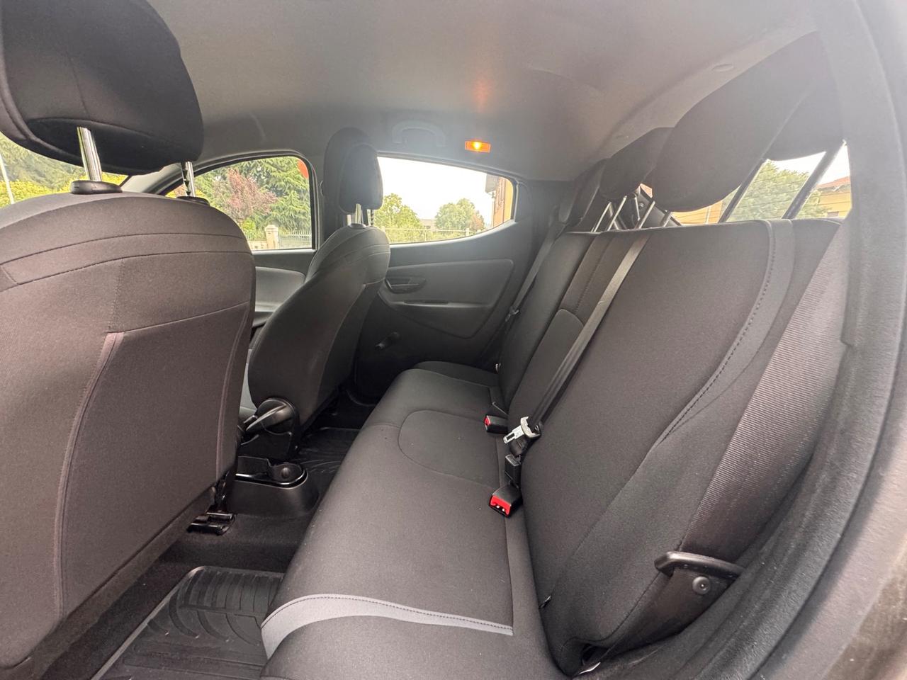 Lancia Ypsilon 1.2 benzina, euro 6b, anno 2016, ok neopatentati!