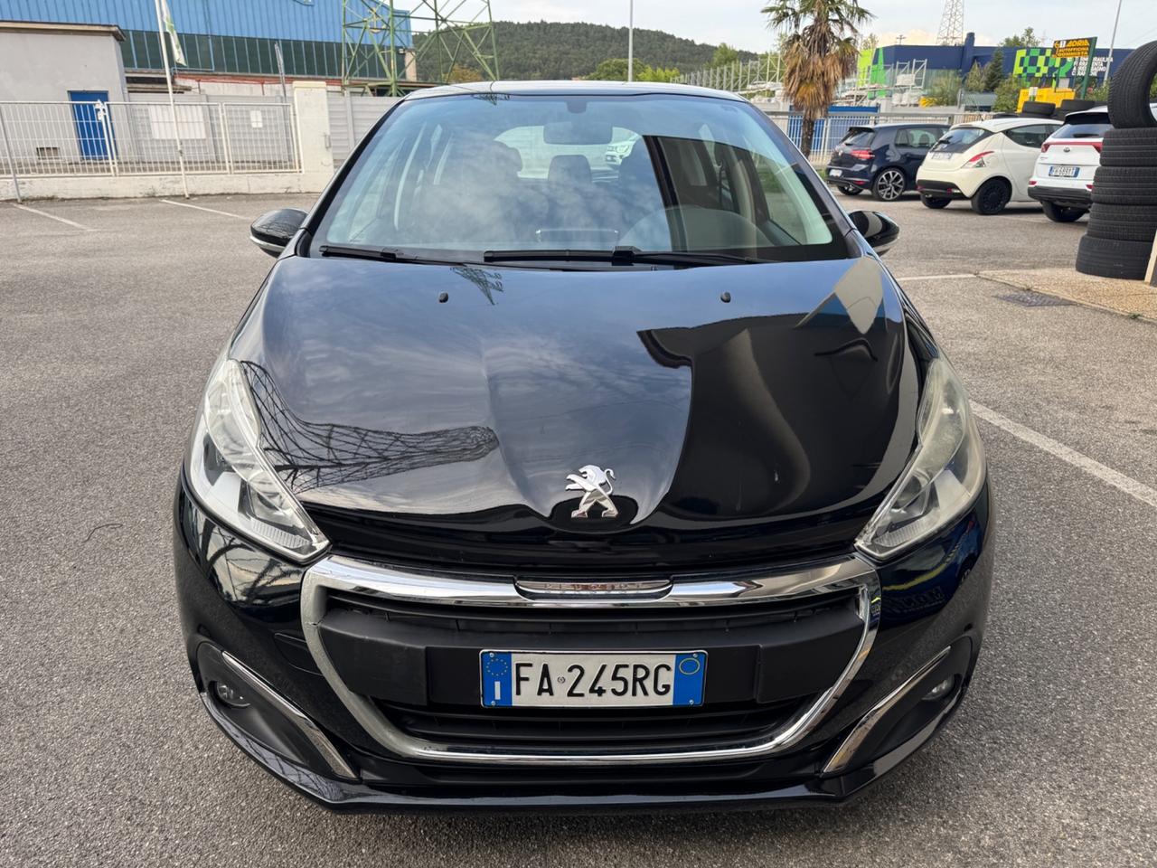 Peugeot 208 2015 5 porte neopatentati