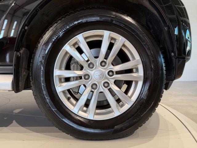 MITSUBISHI Pajero 3.2 DI-D 16V aut. Instyle DPF 7 POSTI/TETTO
