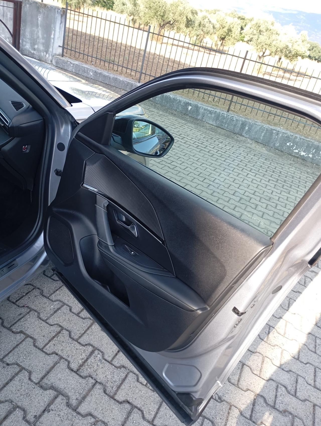 Peugeot 2008 PureTech 130 S&S EAT8 GT Line