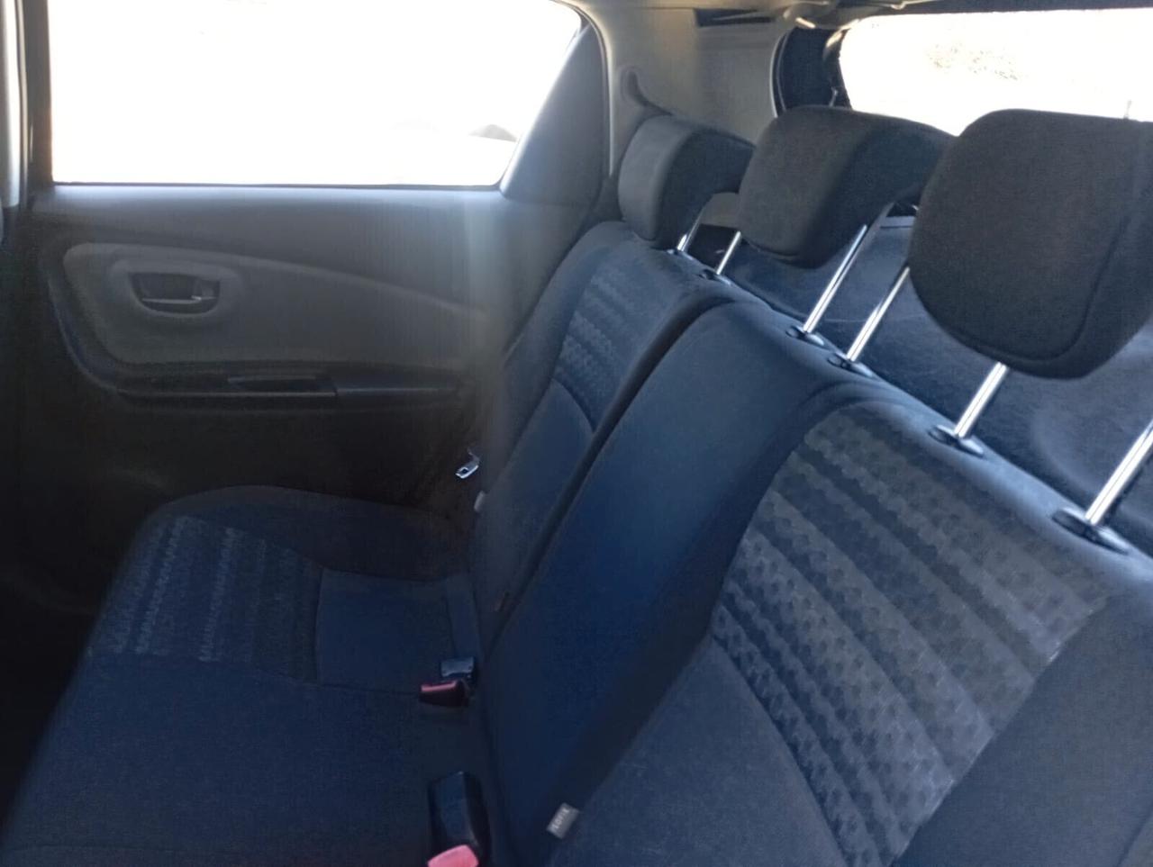 Toyota Yaris 1.4 D 90CV 6M 5 PORTE ACTIVE unipro ben tenuta