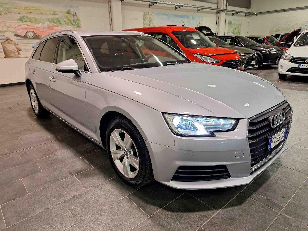 AUDI A4 Avant 35 TDI S tr Sport - 8 GOMME - APPLE - VETRI SCURI - GAR.24 MESI