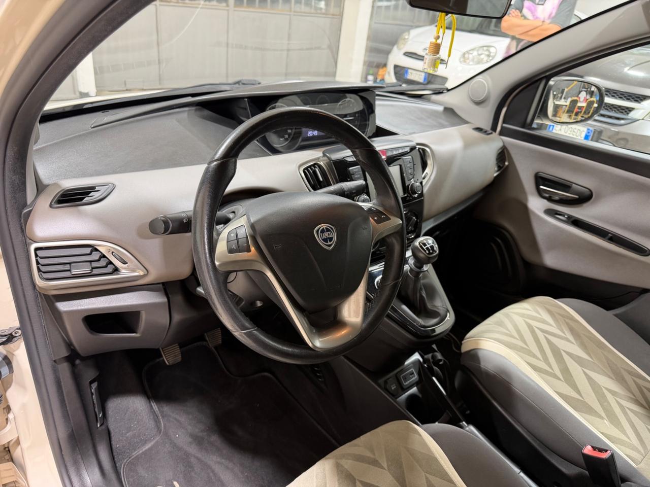 Lancia Ypsilon 1.2 69 CV 5 porte GPL Ecochic Gold