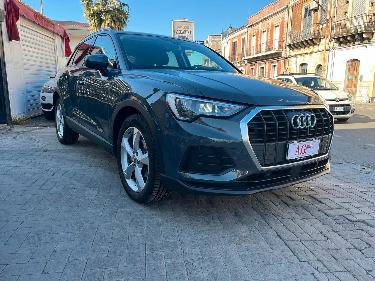 Audi Q3 35 2.0 TDI S-TRONIC BUSINESS ADVANCED