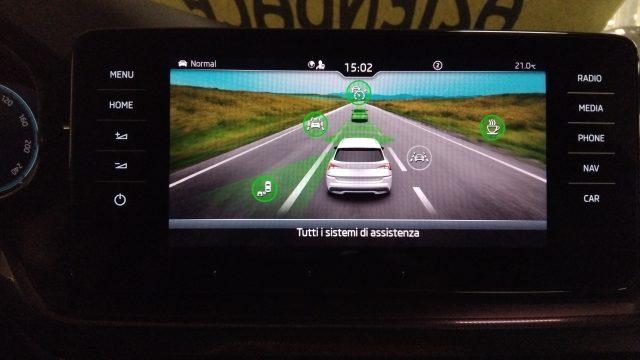 SKODA Kamiq 1.5 TSI DSG Style TETTO 18" DARK SHADE
