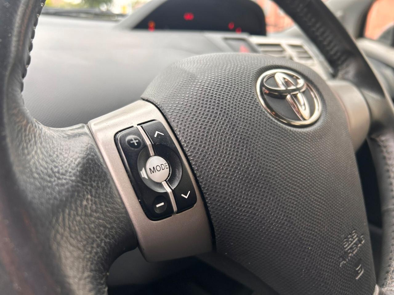 Toyota Yaris Anno 2006 1.0 Benzina 3 porte Sol