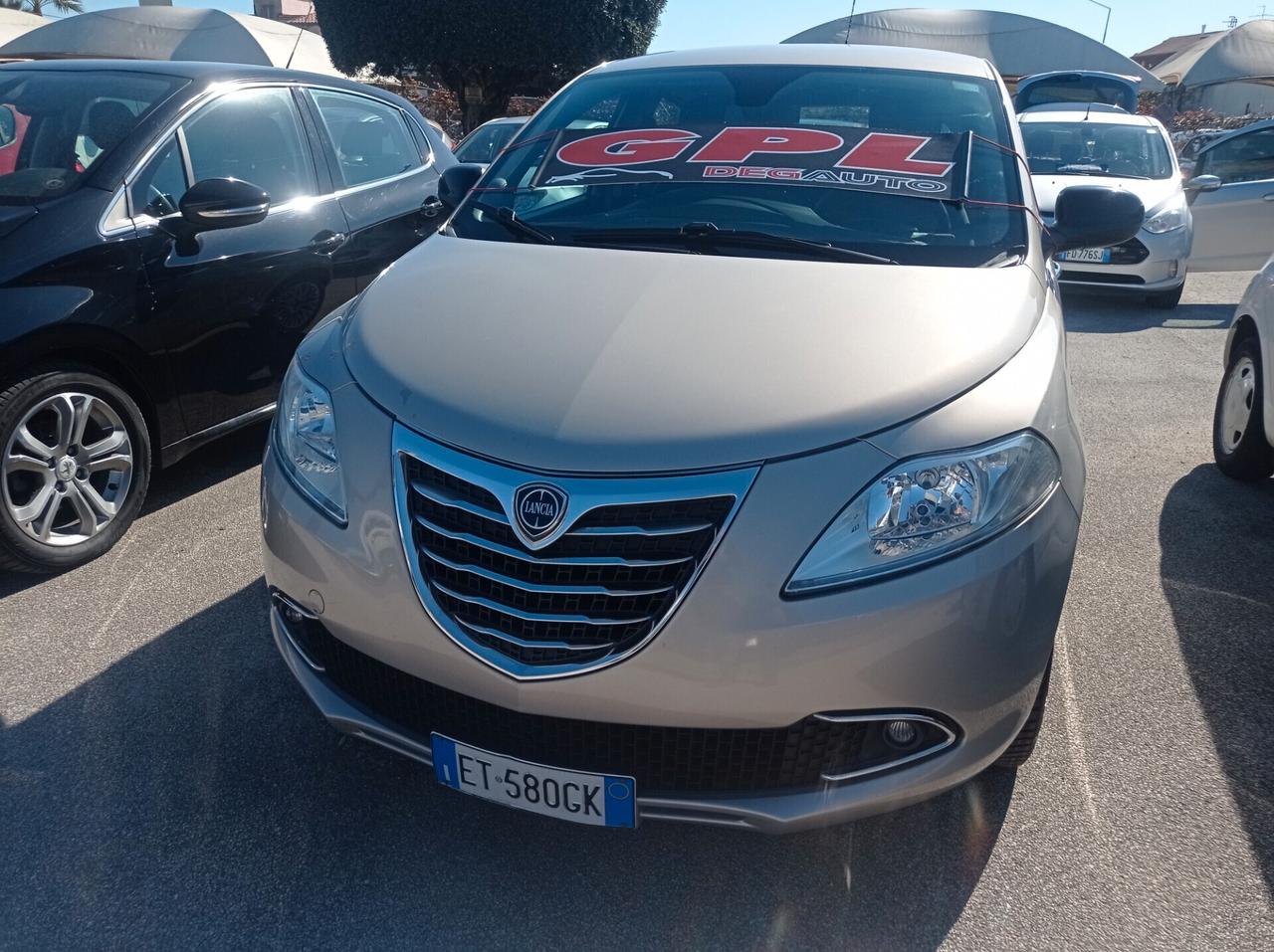 Lancia Ypsilon 1.2 69 CV 5 porte GPL di serie Ecochic Gold