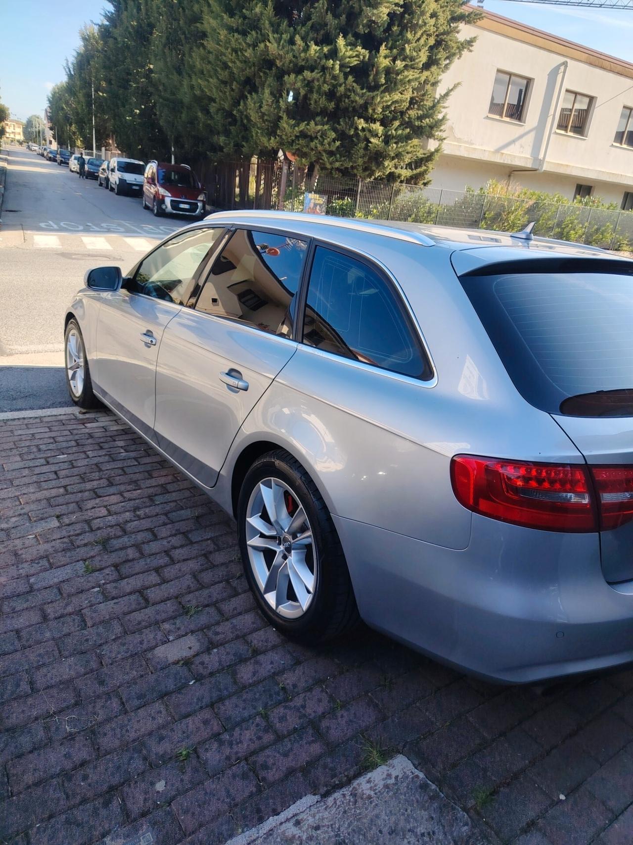 Audi A4 2.0 TDI clean diesel Business