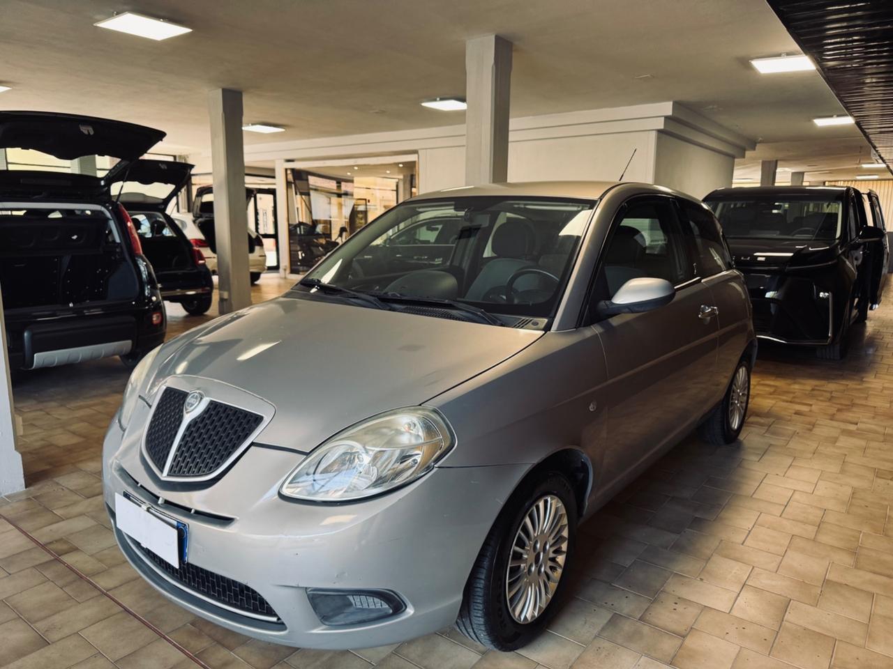 Lancia Ypsilon 1.2 Argento