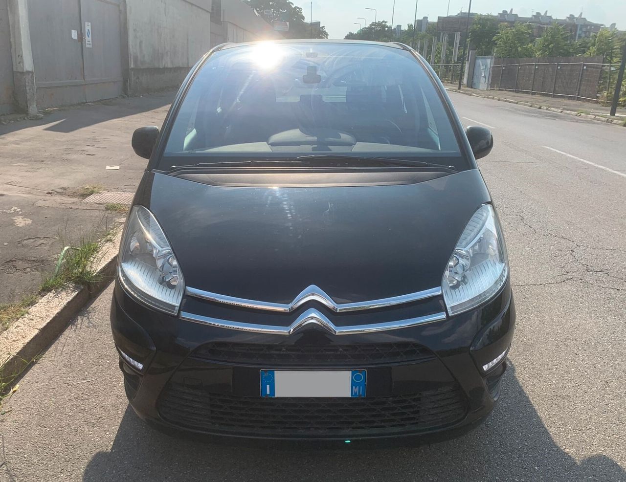 Citroen C4 Grand Picasso 2011 photo 2