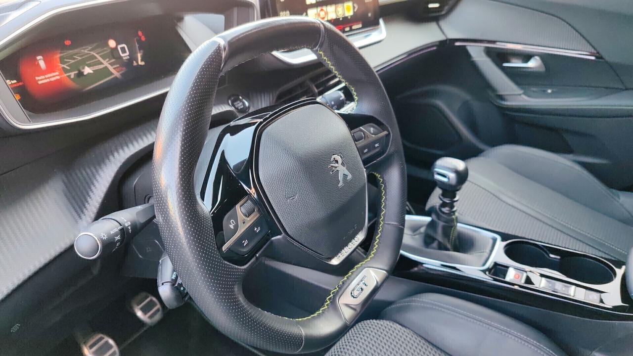Peugeot 2008 1.2 130cv GT