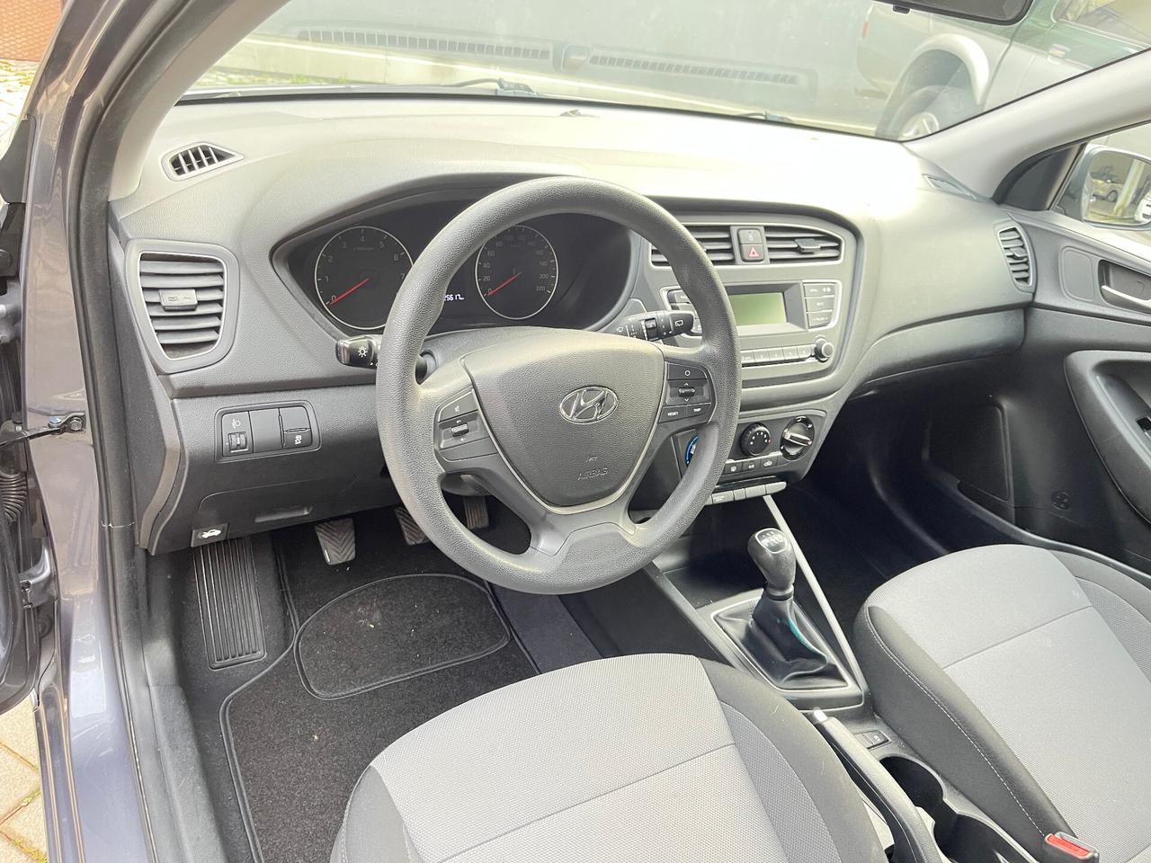 HYUNDAI i20 - 1.2 BENZINA - 5 PORTE CONNECTLINE - ANCHE PER NEOPATENTATI - 2019