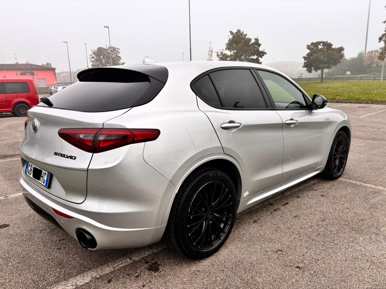 Alfa Romeo Stelvio 2.2 Turbodiesel 160 CV AT8 RWD Super