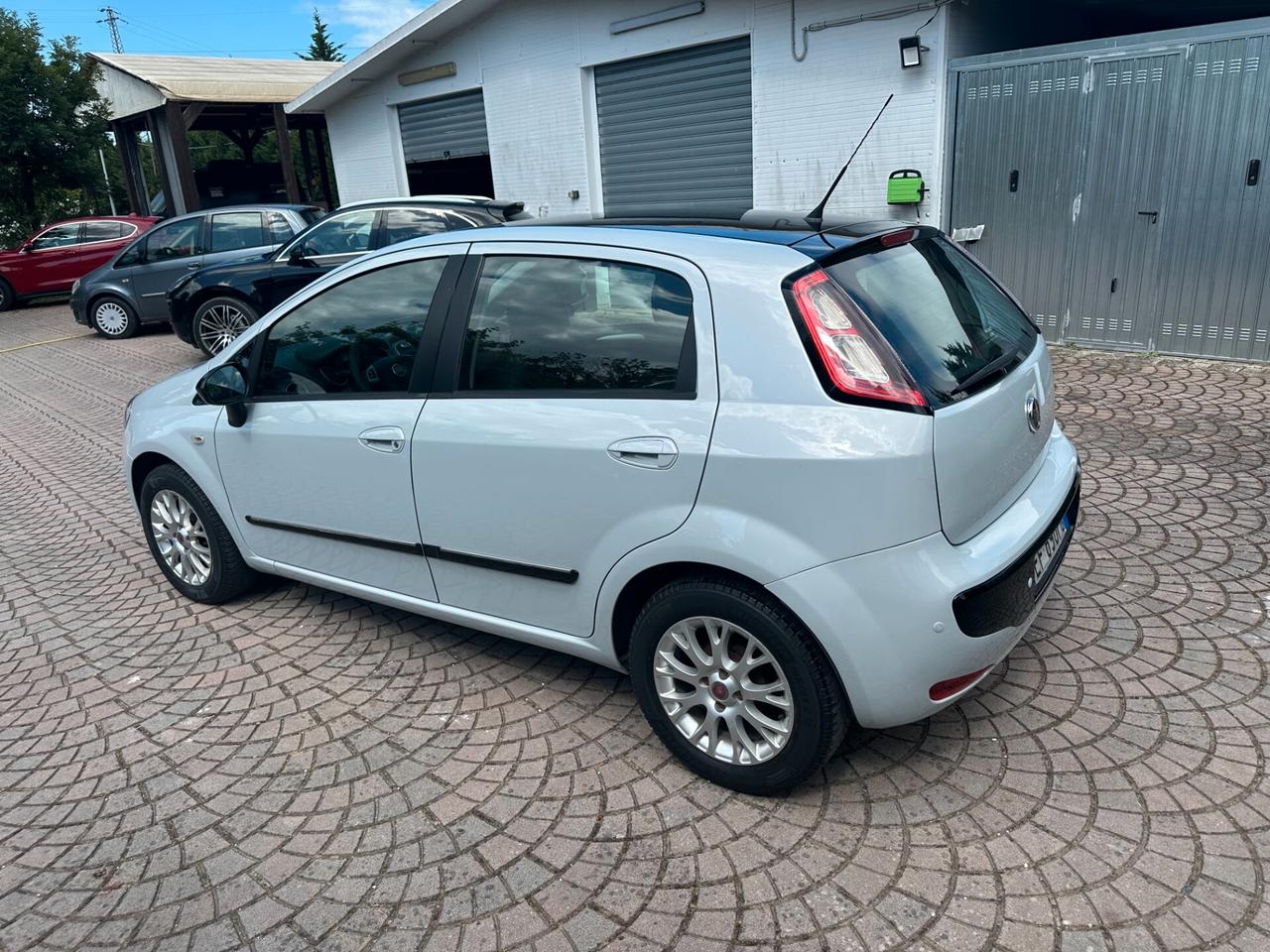 FIAT PUNTO 1.2 EVO BENZINA IDONEA PER NEOPATENTATI BELLISSIMA UNIPROPRIETARIO PERMUTABILE