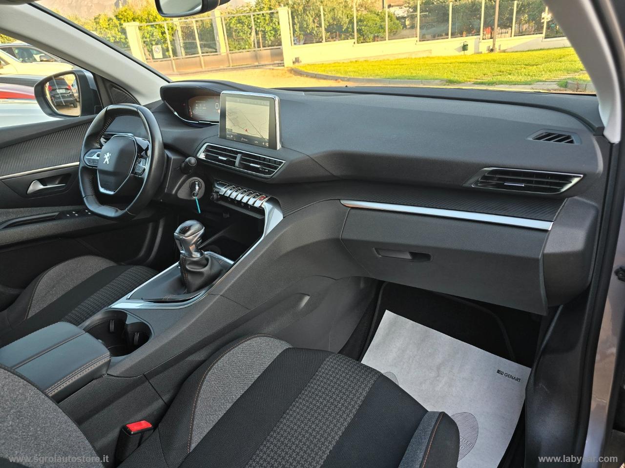 PEUGEOT 3008 BlueHDi 130 S&S Business