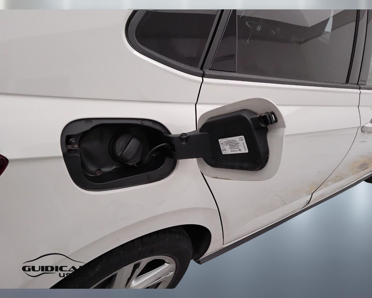 VOLKSWAGEN Polo VI 2022 - Polo 1.0 tsi R-Line 95cv