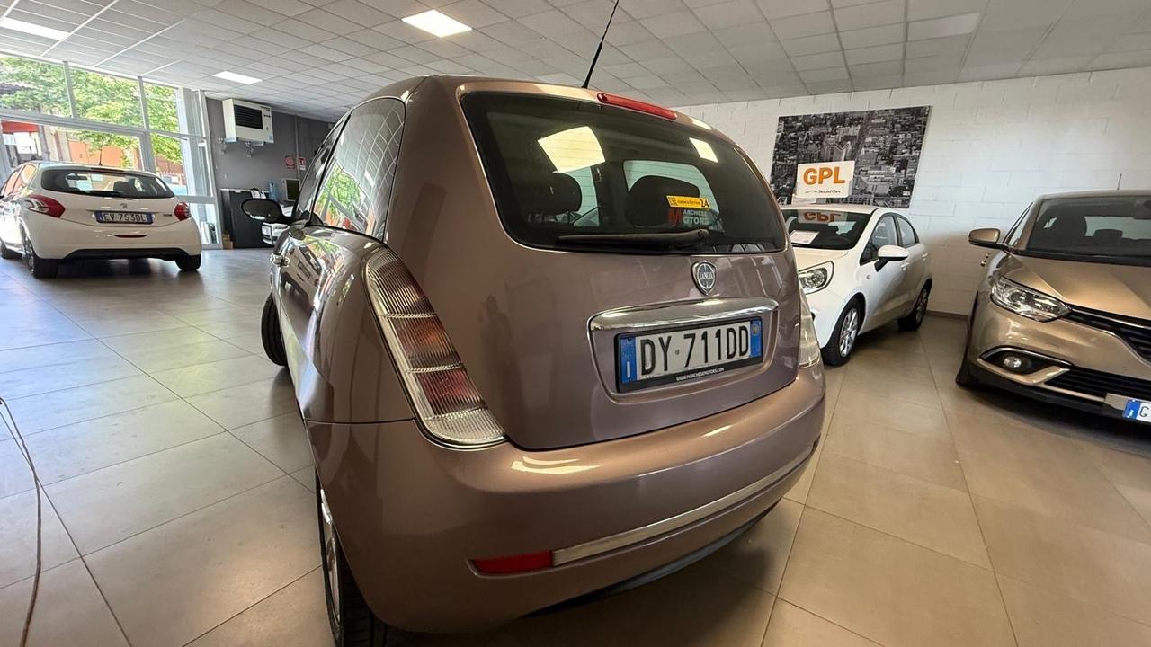 Lancia Ypsilon 1.4 Platino Ecochic GPL