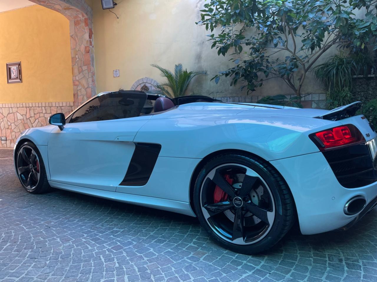 Audi R8 Spyder 5.2 V10 FSI quattro R tronic