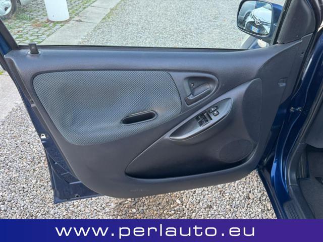 TOYOTA Yaris 1.4 tdi D-4D cat 5 porte Sol