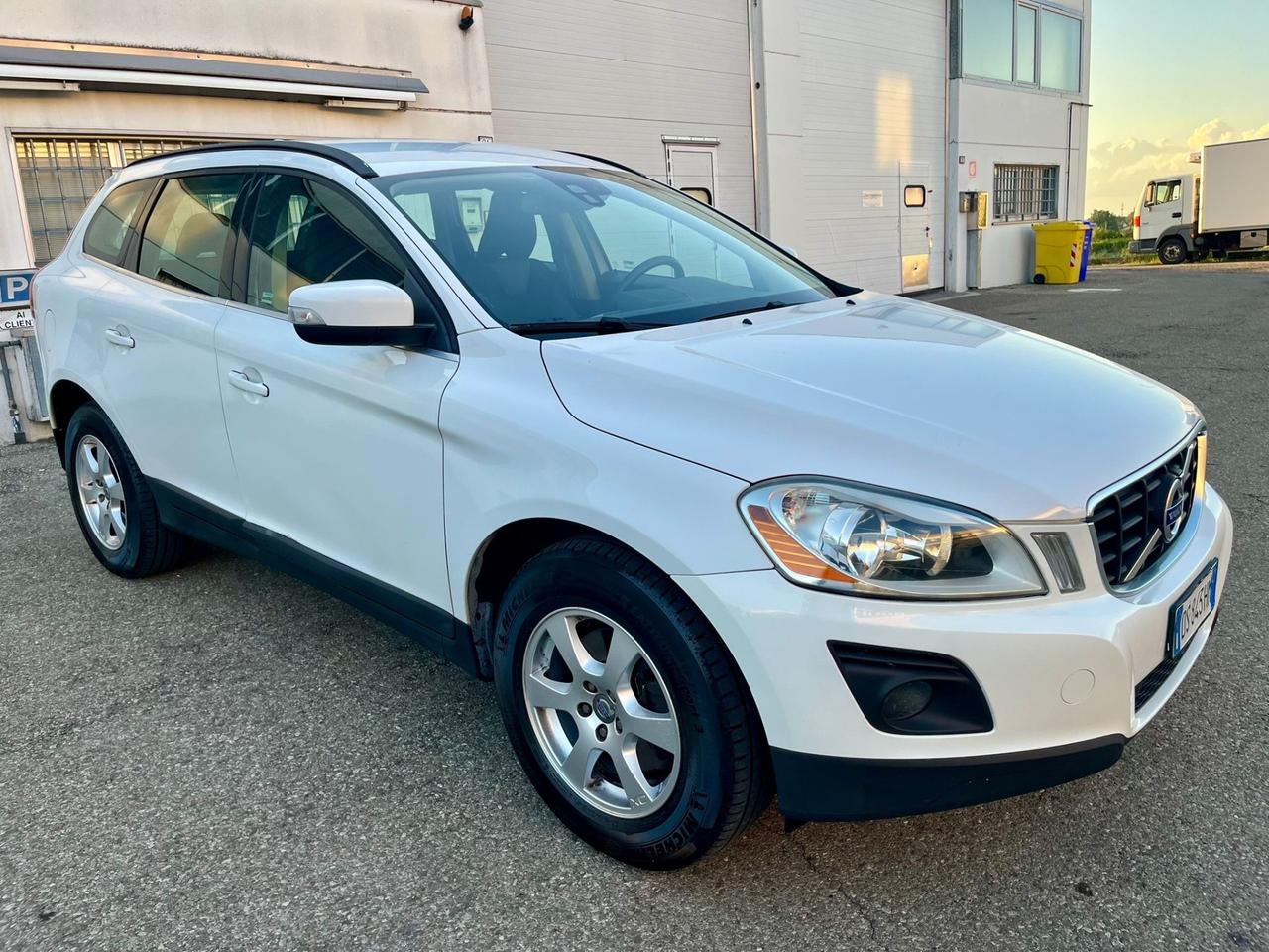 Volvo XC60 2.4d 2008 320.000km 4x4 perfettamente funzionante
