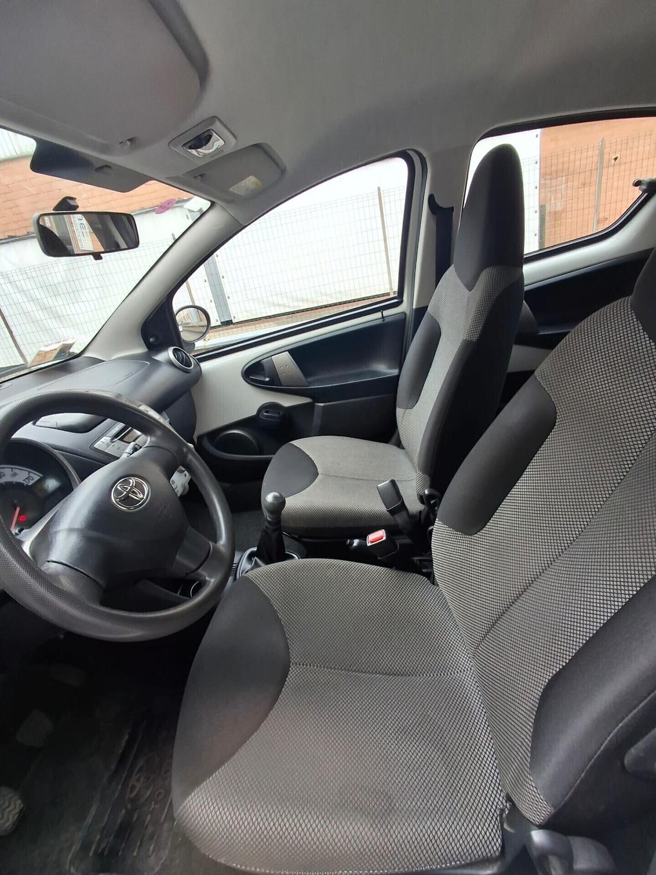 Toyota Aygo 1.0 12V VVT-i 5 porte Cool Soda Connect