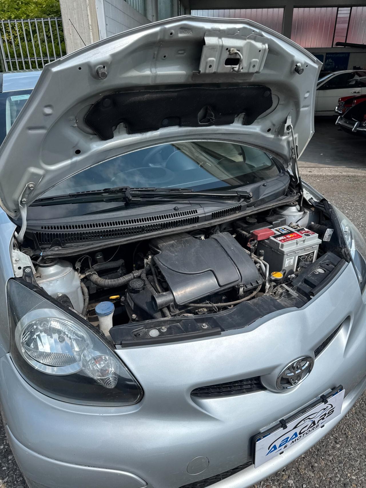 Toyota Aygo 1.0 50kW Benz 5p *SOLO 40.000 km UNICO*