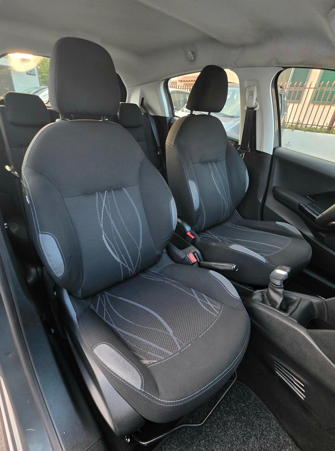 Peugeot 208 1.4 HDi 68 CV 5 porte Active 2014