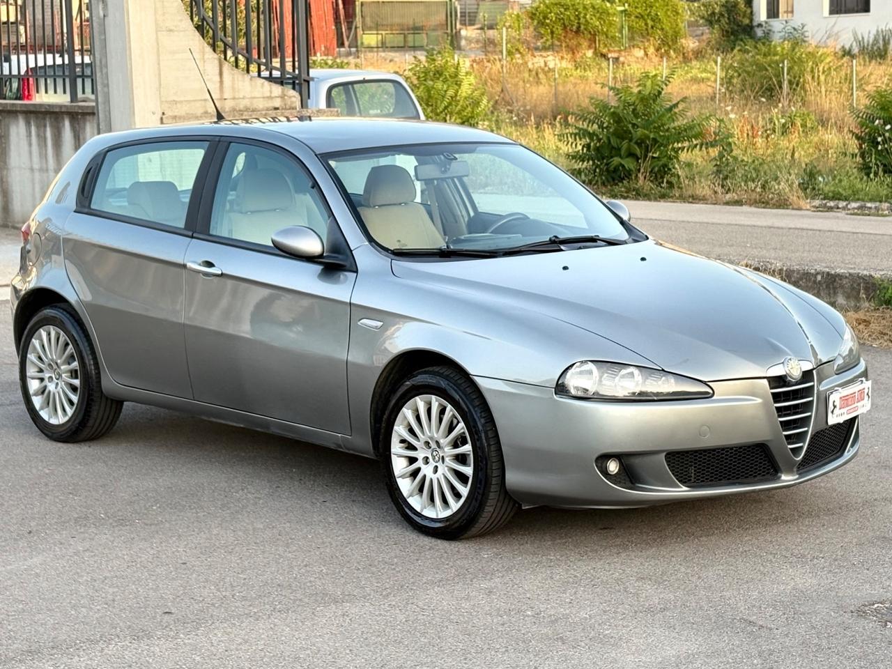 Alfa Romeo 147 1.9 JTD 120 CV5P Distinctive IN ORDINE