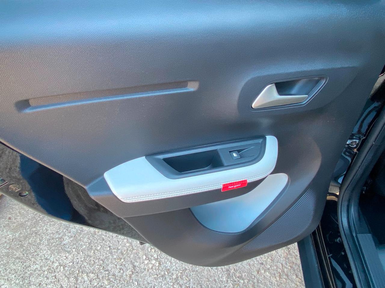 Citroen C3 1.2 Turbo 100 S&S Modello Max BiColor 2025