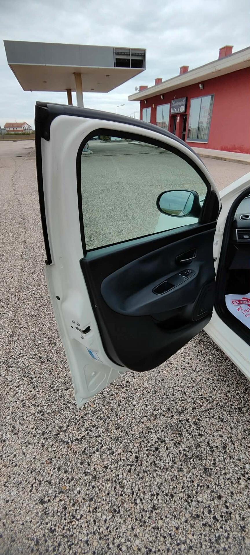 Lancia Ypsilon 0.9 TwinAir 85 CV 5 porte Metano Ecochic Gold