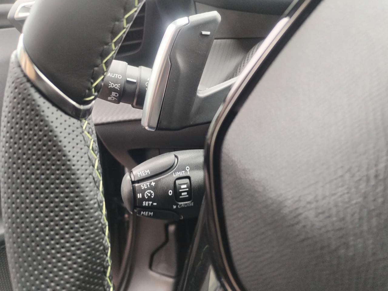 Peugeot 2008 Hybrid 145 e-DCS6 GT