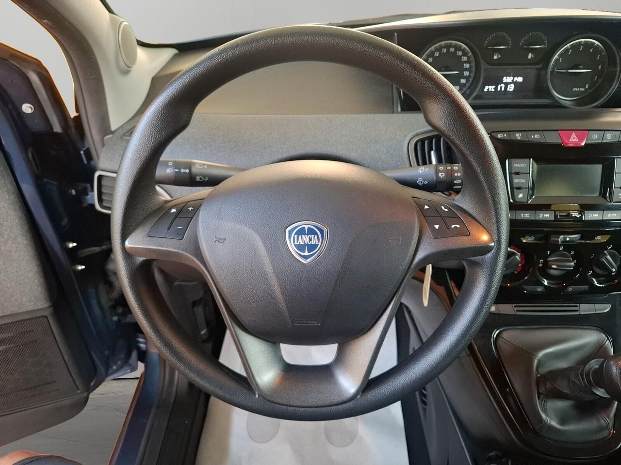 Lancia Ypsilon 1.0 FireFly 5 porte S&S Hybrid Ecochic Silver