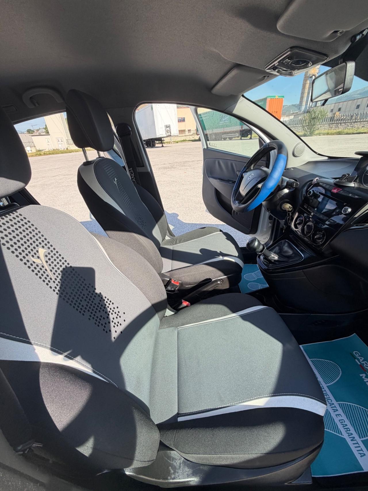 Lancia Ypsilon 1.2 69 CV 5 porte Elefantino