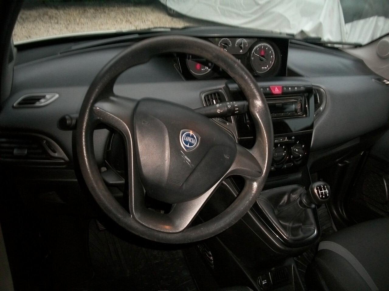 Lancia Ypsilon 1.2 69 CV 5 porte GPL Ecochic Gold DEL 2017 UNICO PROPRIETARIO MONTATO DALLAFABRICA LANCIAGARANZIA UN ANNO