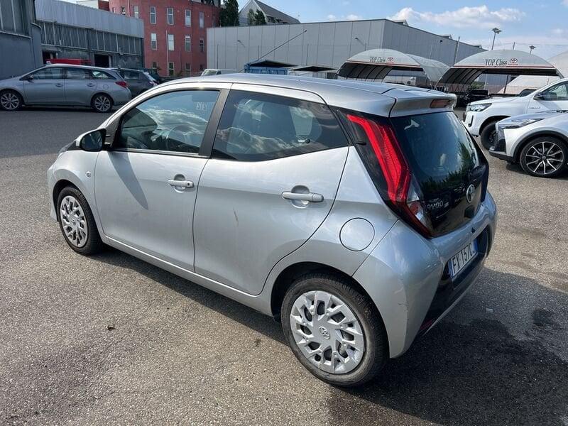 Toyota Aygo 1.0 VVT-i 72 CV 5 porte x-play MMT IVA ESPOSTA COMPRESA INCIDENTATA