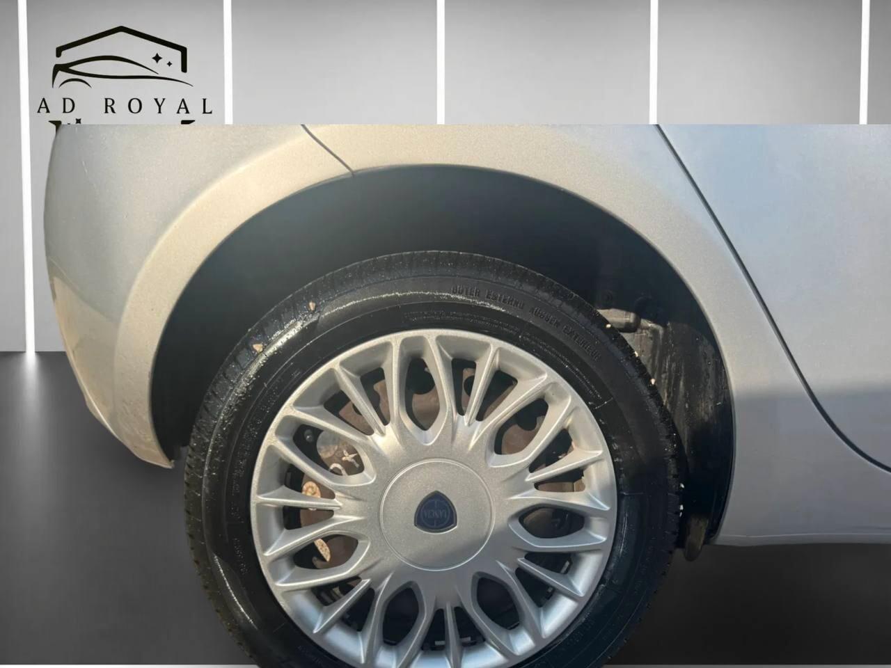 Lancia Ypsilon 1.2 69 CV 5 porte GPL Ecochic Gold 09/2017