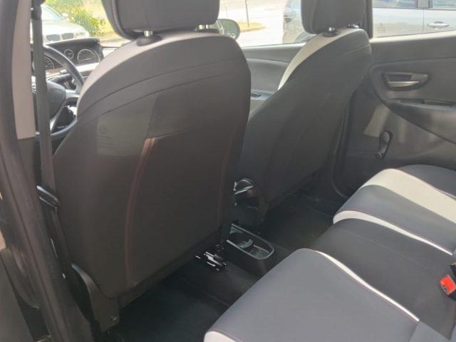 LANCIA Ypsilon 0.9 TwinAir 85 CV 5 porte Metano Ecochic Elefantin
