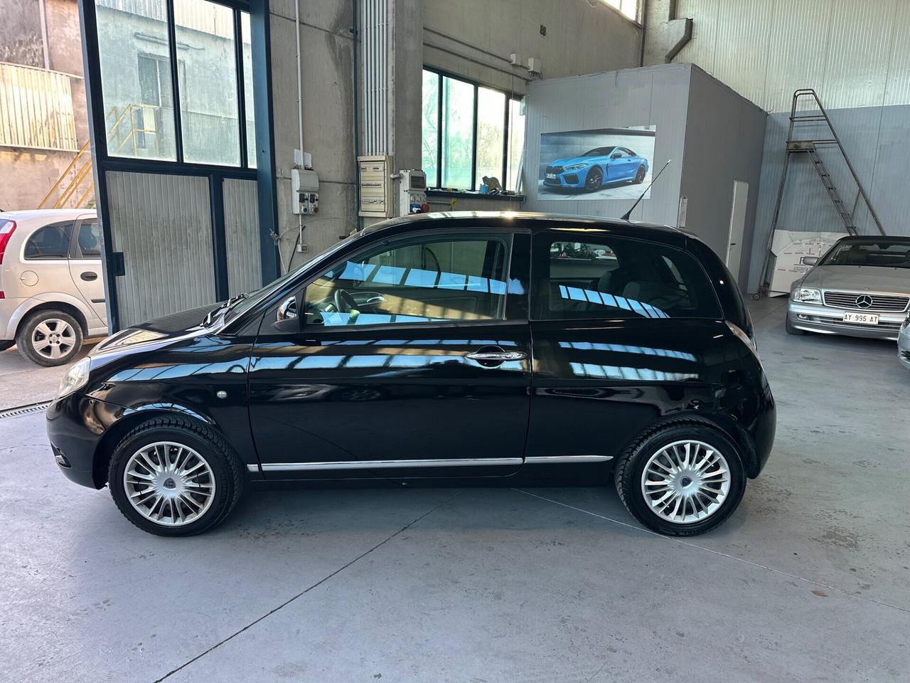 Lancia Ypsilon 1.4 Argento