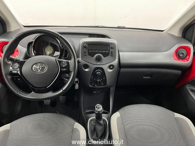 Toyota Aygo Connect 1.0 VVT-i 72 CV 5 porte x-play